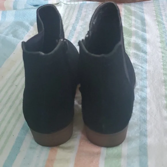 Womens Kenzie Ankle Bootie. Black size 6 - Picture 3 of 5